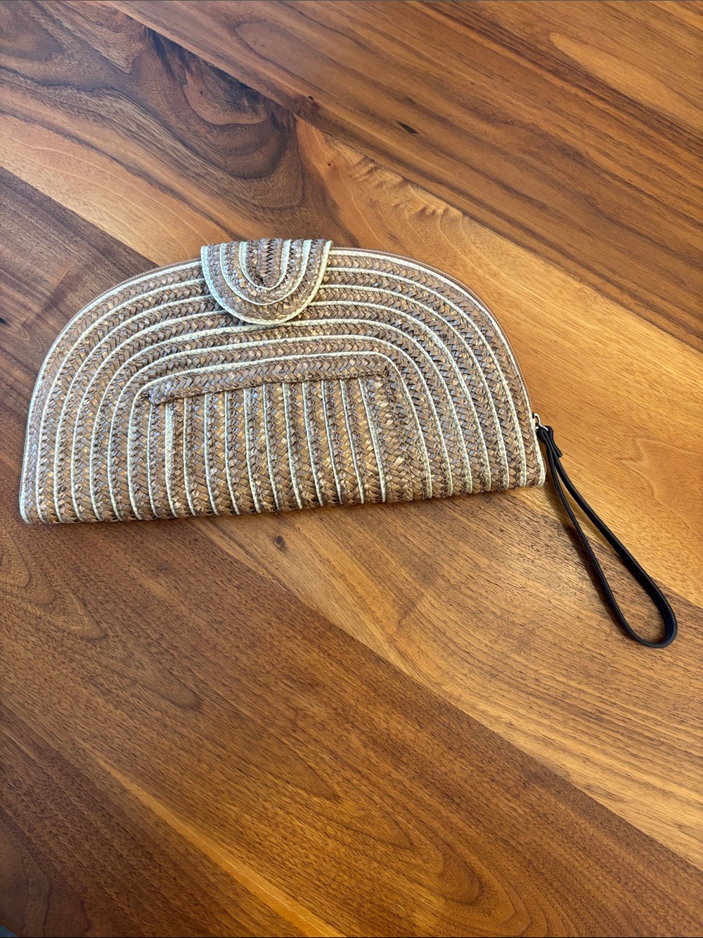 Sun ‘n’ Sand Accessories Straw Half Moon Beige Clutch Zip Around Wristlet